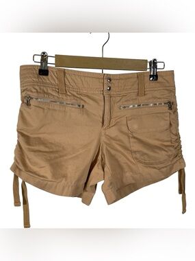 Tommy Hilfiger Women’s Tan Shorts. Size 6.